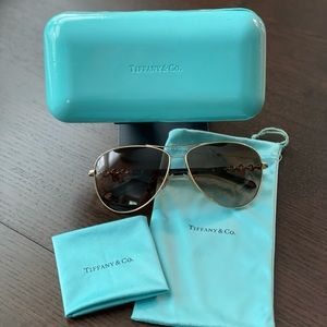 Authentic Tiffany & Co Aviator Sunglasses 🕶